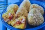 Foto ilustrativa de uma receita pronta de Coxinha com massa de batata-doce e recheio de frango e coalhada seca